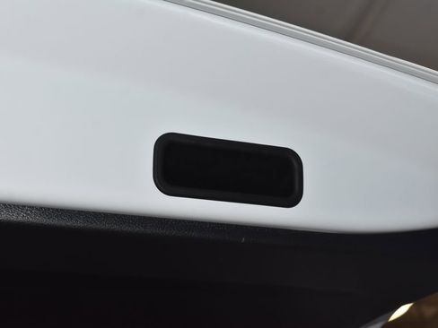 Used 2025 Nissan Kicks SV image 27