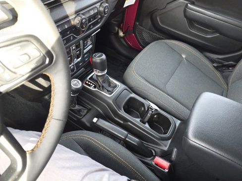 Used 2024 Jeep Gladiator Sport image 31