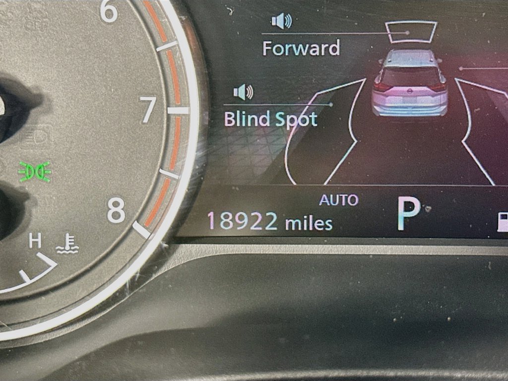 Certified 2025 Nissan Rogue SV AWD/4WD image 18