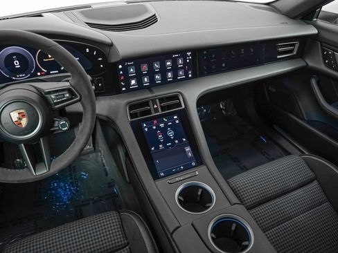 Certified 2025 Porsche Taycan w/ Premium Package RWD image 17