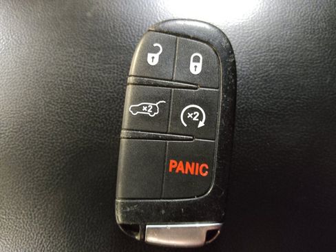 Used 2018 Jeep Grand Cherokee Limited AWD/4WD image 32