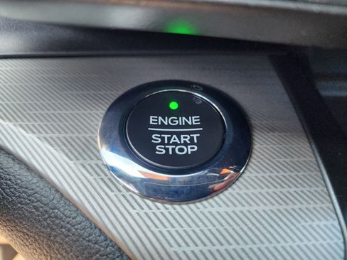 Used 2020 Ford Explorer XLT w/ Equipment Group 202A image 33