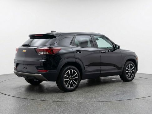 Used 2025 Chevrolet TrailBlazer LT image 9
