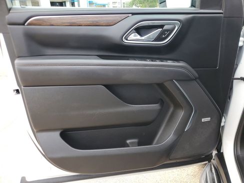Used 2023 Chevrolet Suburban Premier RWD image 19
