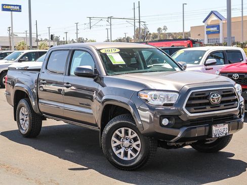 Used 2019 Toyota Tacoma SR5 RWD image 1