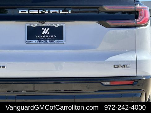 New 2026 GMC Acadia Denali Ultimate w/ LPO, Floor Liner Package AWD/4WD image 5