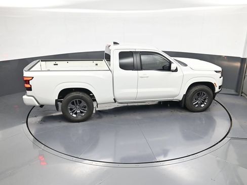 Certified 2025 Nissan Frontier SV AWD/4WD image 35