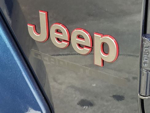 Used 2025 Jeep Gladiator Rubicon image 26