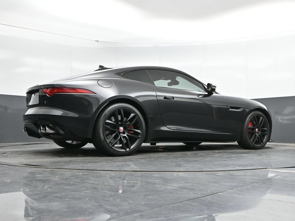 Used 2015 Jaguar F-TYPE R RWD image 35