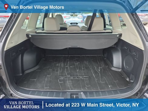 Used 2021 Subaru Forester Limited image 29