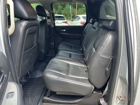 Used 2012 Chevrolet Avalanche LT AWD/4WD image 18