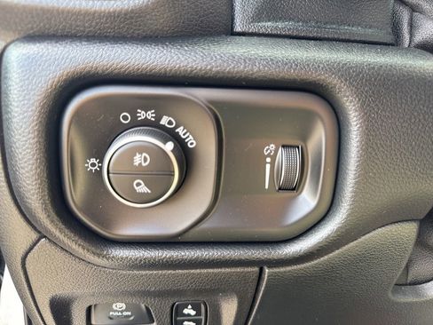 Used 2020 RAM 1500 Big Horn AWD/4WD image 46