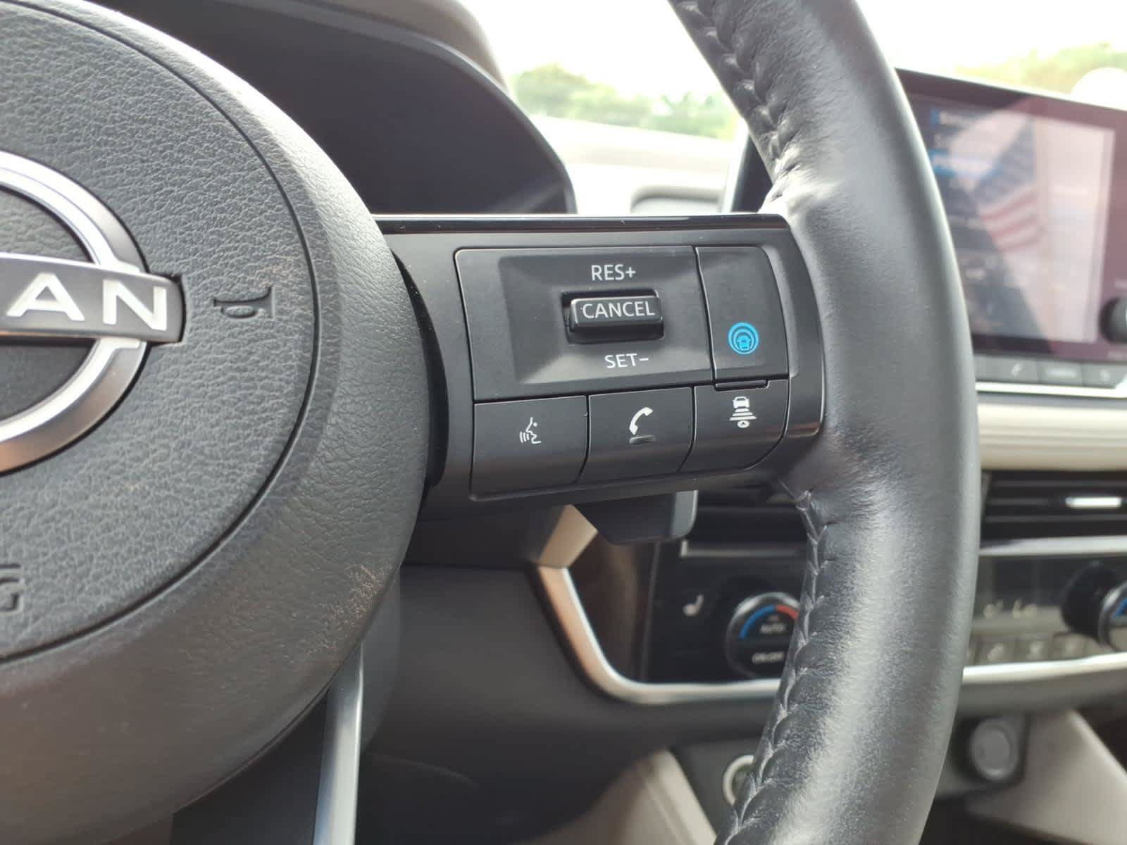 Used 2023 Nissan Rogue SL AWD/4WD image 23