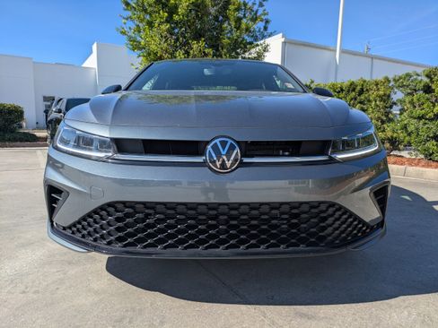 Certified 2025 Volkswagen Jetta Sport FWD image 8