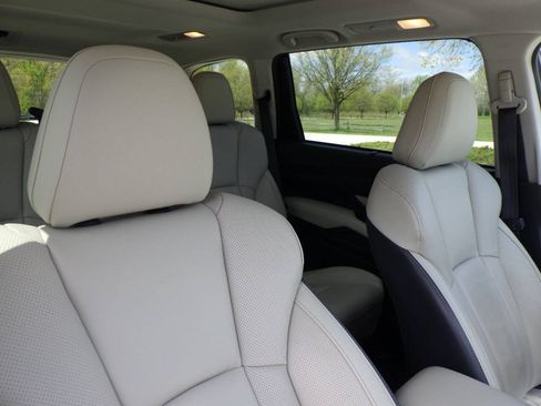 Used 2019 Subaru Ascent Limited AWD/4WD image 18