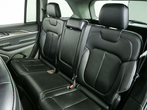 Used 2022 Jeep Grand Cherokee Limited RWD image 19