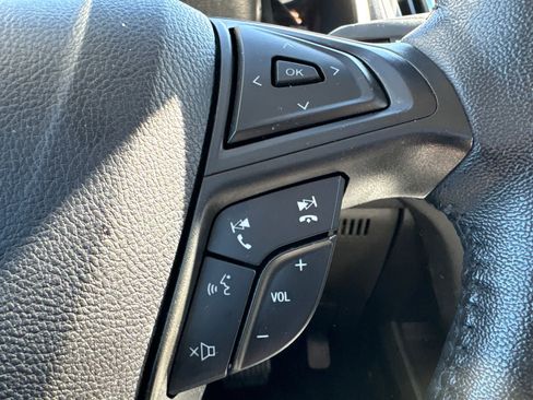 Used 2022 Ford Edge SEL image 18