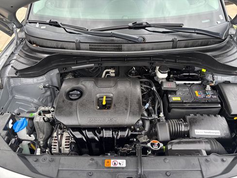Used 2025 Kia Soul LX w/ LX Technology Package FWD image 30