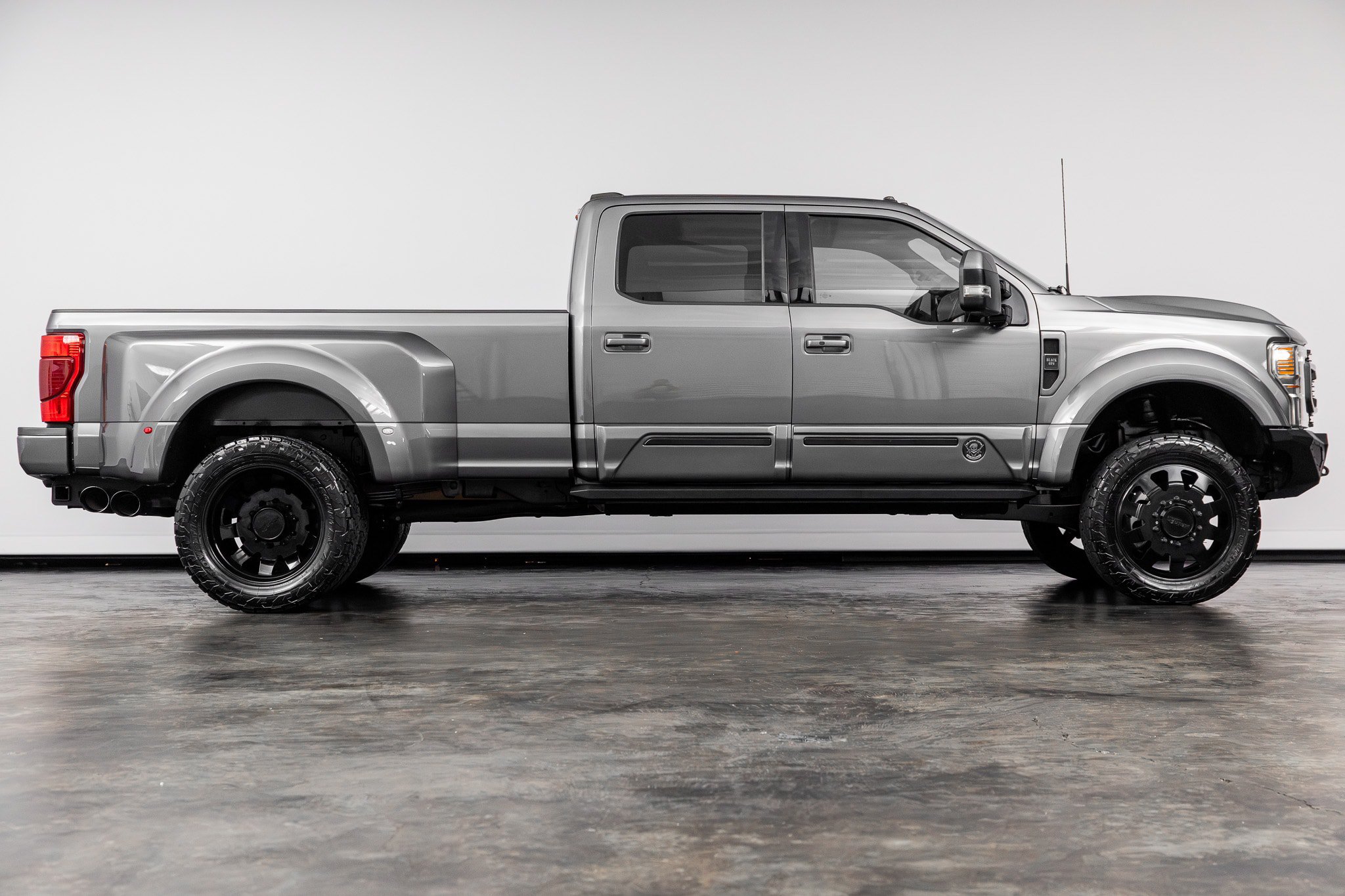 Used 2022 Ford F450 Lariat w/ Lariat Ultimate Package AWD/4WD image 23