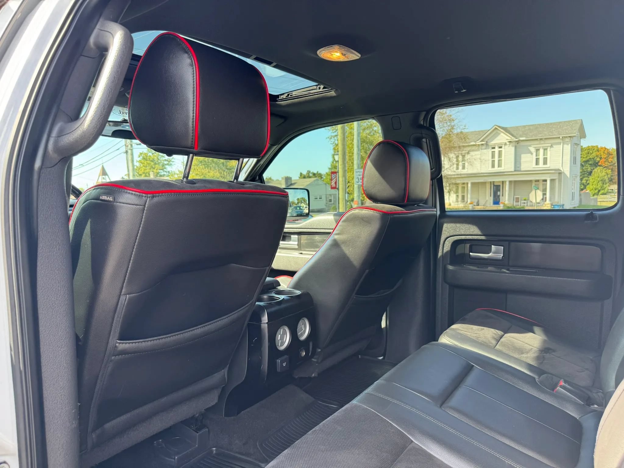 Used 2014 Ford F150 FX4 w/ Equipment Group 402A Luxury AWD/4WD image 30