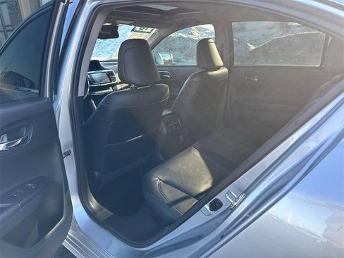 Used 2016 Honda Accord Touring image 15