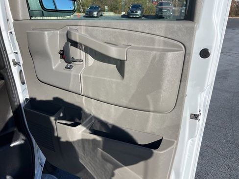 Used 2023 GMC Savana 2500 w/ Driver Convenience Package RWD image 32