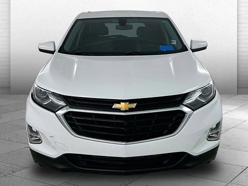 Used 2018 Chevrolet Equinox LT image 2