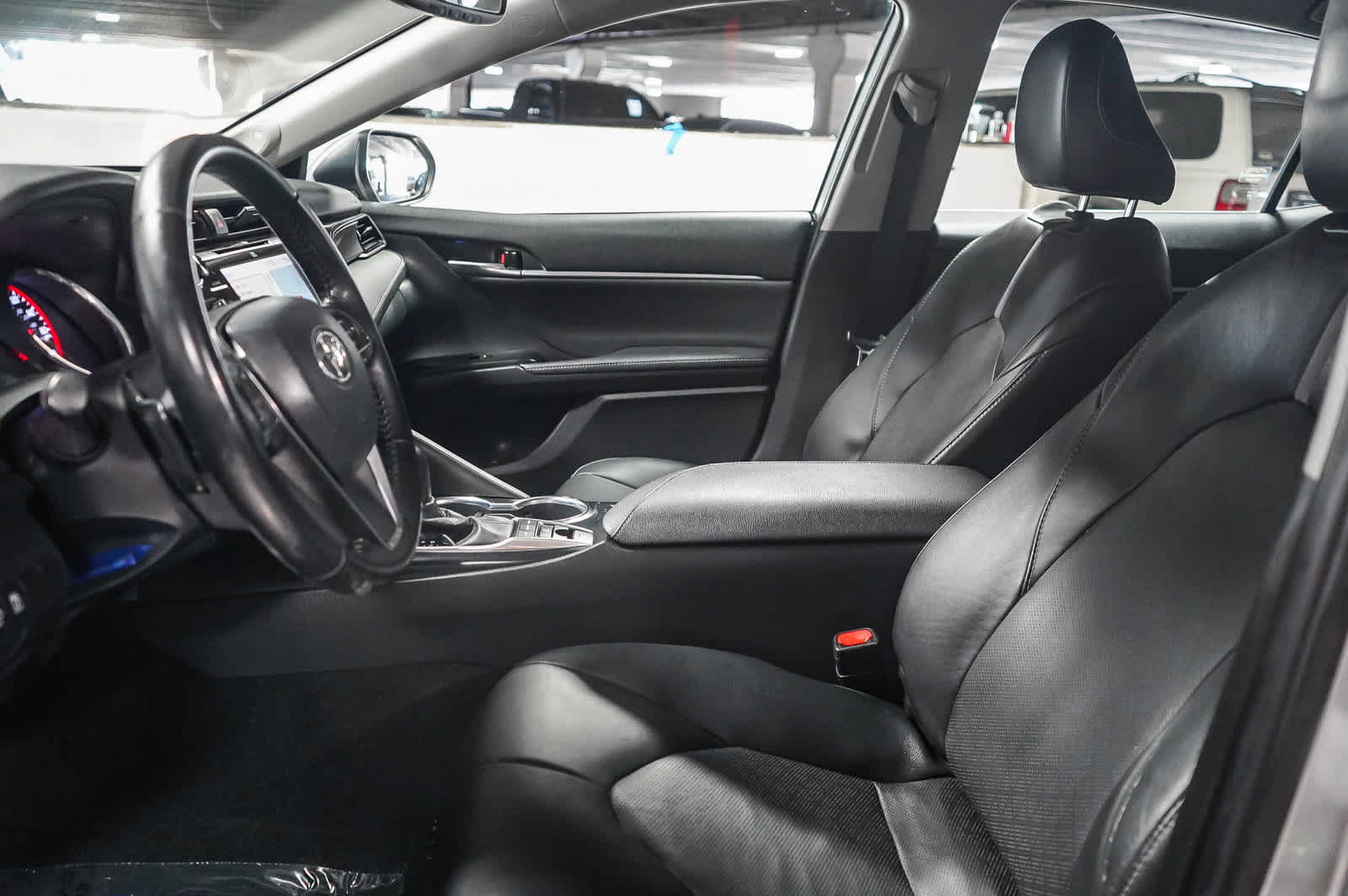 Used 2020 Toyota Camry XSE w/ Navigation Package FWD image 18