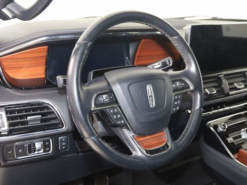 Used 2024 Lincoln Navigator L Reserve image 6