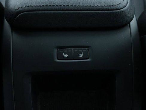 Used 2025 Volvo XC60 B5 Plus image 32