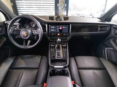 Certified 2026 Porsche Macan AWD/4WD image 14