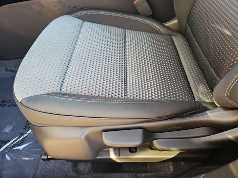 New 2026 Chevrolet Trax LT image 28