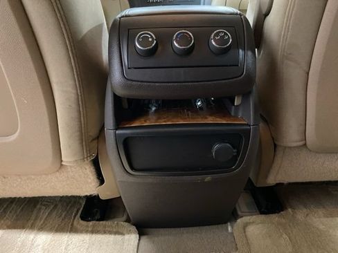 Used 2011 Buick Enclave CX w/ Driver Confidence Package FWD image 32