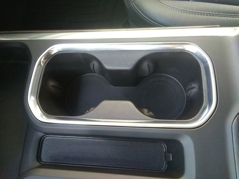 Used 2025 GMC Sierra 1500 SLT w/ SLT Premium Plus Package image 17