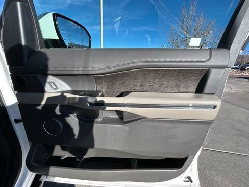 Used 2019 Ford Expedition Limited w/ Special Edition Package image 32