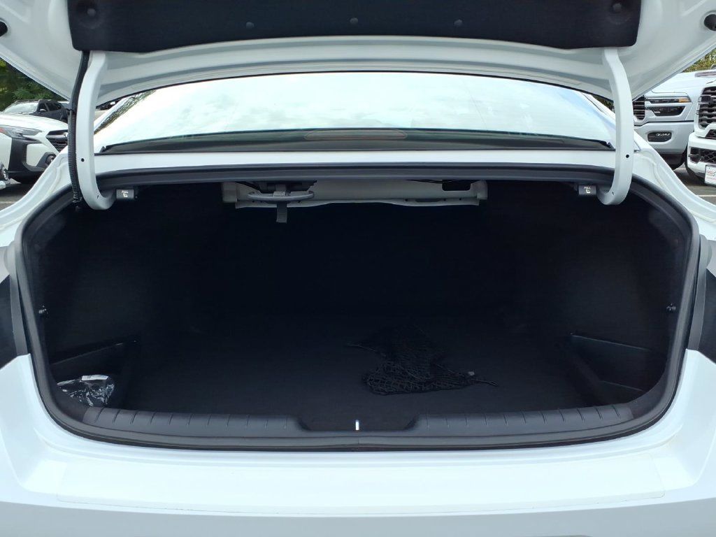 Used 2023 Hyundai Elantra Blue w/ Preferred Accessory Package FWD image 18