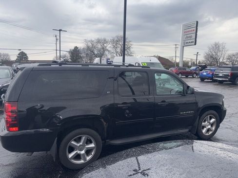 Used 2014 Chevrolet Suburban LT w/ Luxury Package image 2