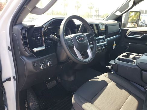 New 2026 GMC Sierra 2500 SLE w/ SLE Value Package; AWD/4WD image 11