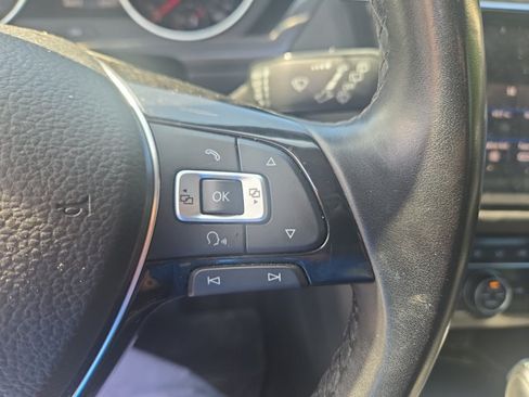 Used 2018 Volkswagen Tiguan SE AWD/4WD image 20