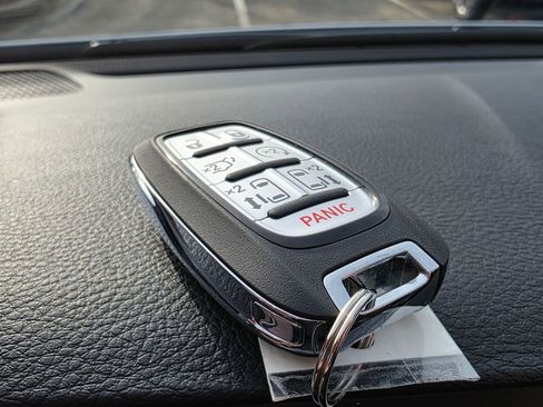 New 2026 Chrysler Pacifica Select image 25