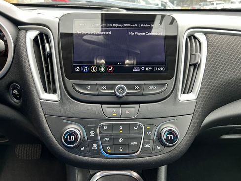 Used 2023 Chevrolet Malibu LT image 17