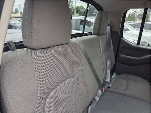 Used 2021 Nissan Frontier SV w/ Midnight Edition Floor Mats RWD image 28