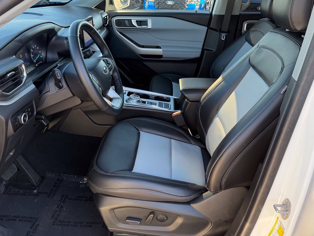 Certified 2023 Ford Explorer XLT w/ Equipment Group 202A RWD image 16