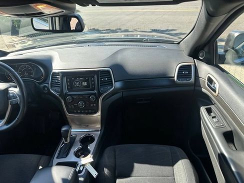 Used 2016 Jeep Grand Cherokee Laredo w/ Quick Order Package 23E AWD/4WD image 10