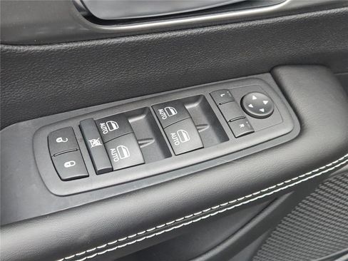 New 2026 Chrysler Voyager LX image 22