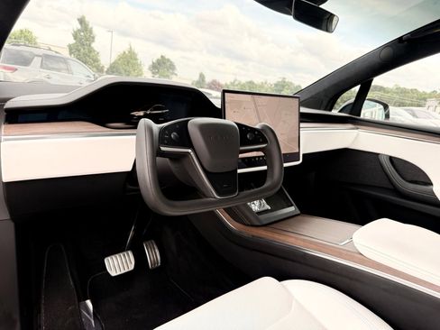 Used 2023 Tesla Model X AWD/4WD image 23