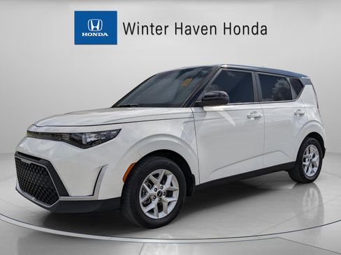 Used 2023 Kia Soul S image 2