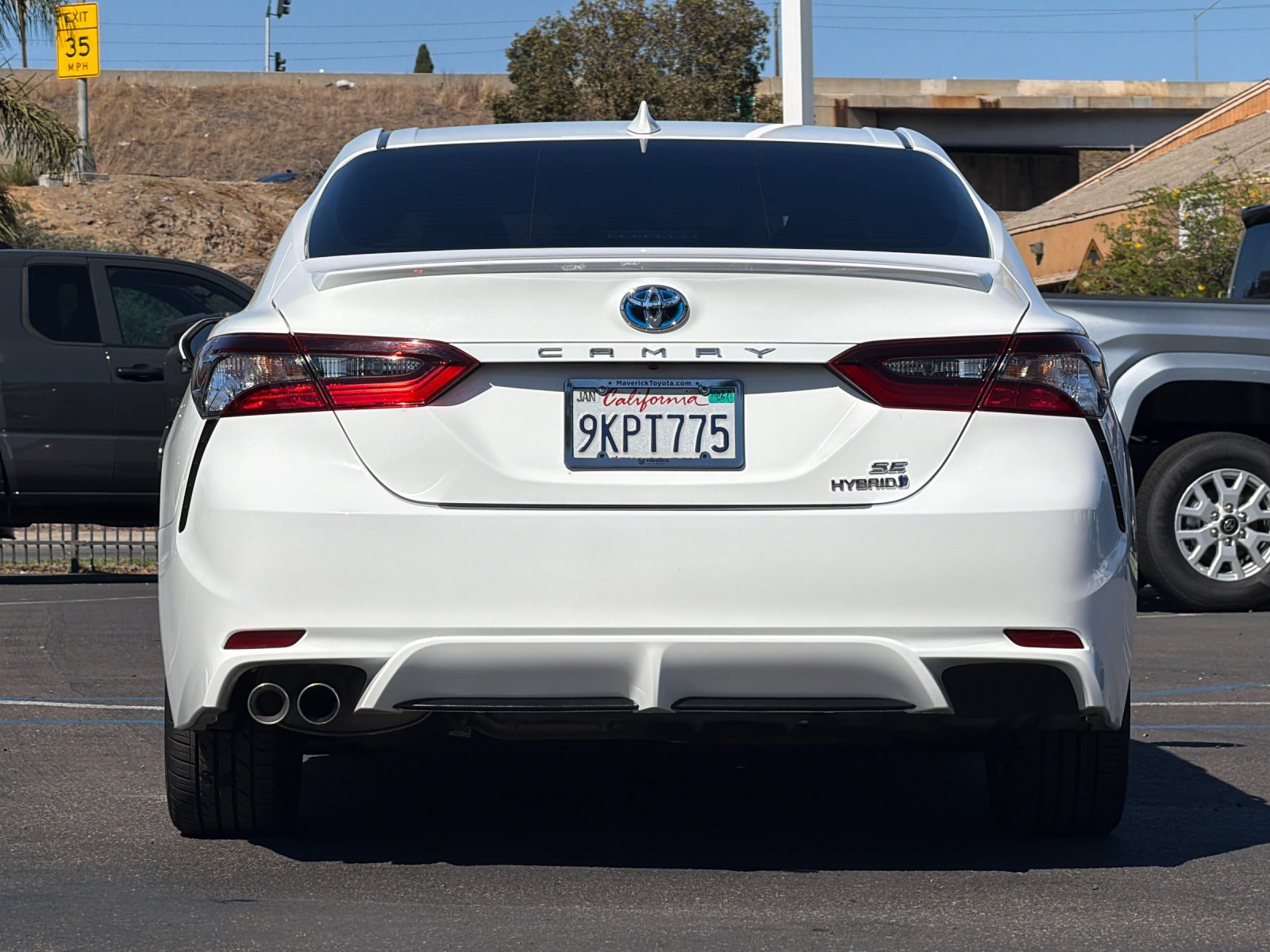 Used 2024 Toyota Camry SE FWD image 4