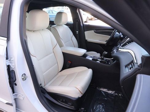Used 2018 Chevrolet Impala Premier w/ Premier Confidence Package image 27
