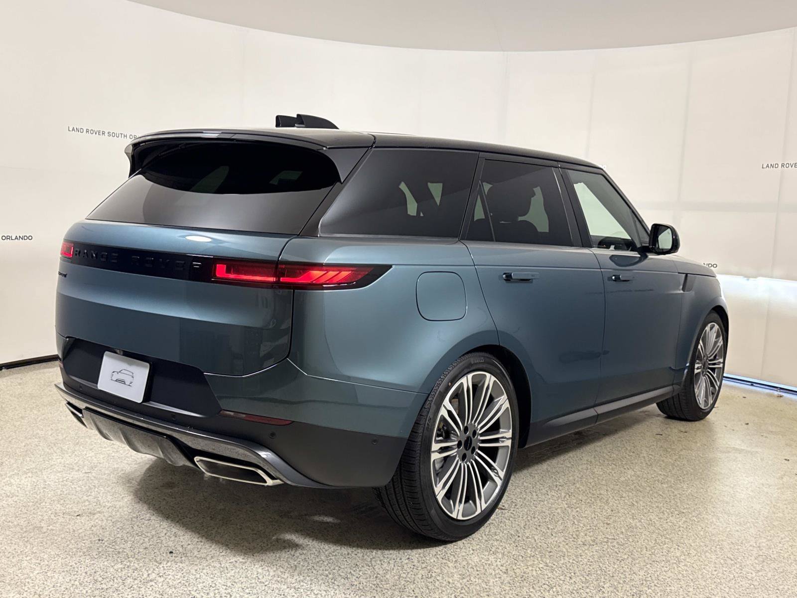 New 2027 Land Rover Range Rover Sport SE AWD/4WD image 5